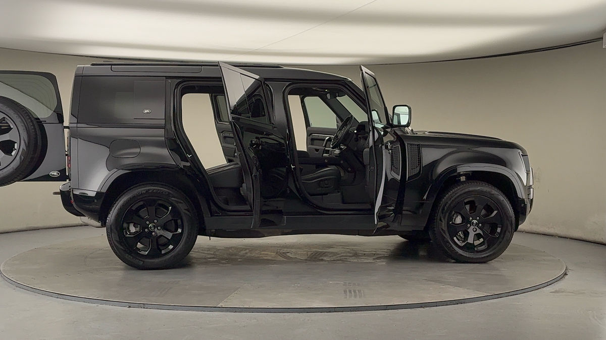 Used Land Rover Defender 110 2023 for sale - 77395063: Photo 57