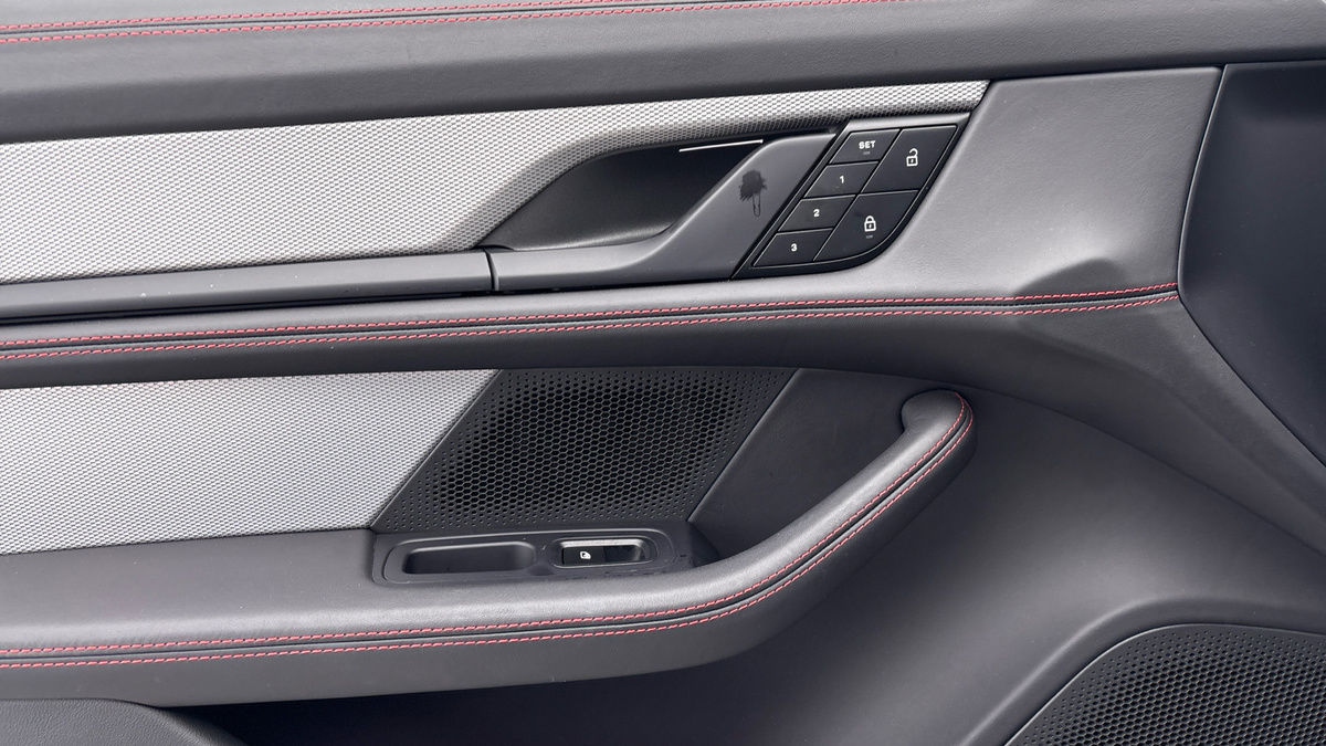 Used Porsche Taycan 2023 for sale - 77452772: Photo 19