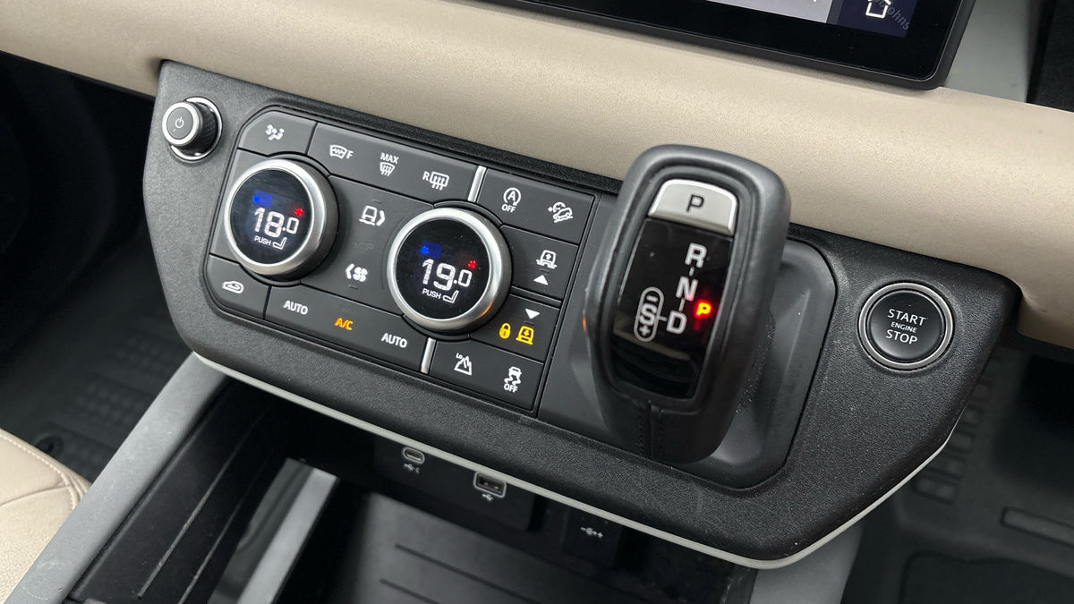 Used Land Rover Defender 110 2021 for sale - 76520960: Photo 18