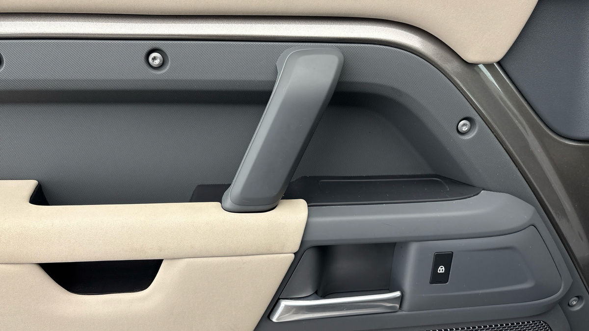 Used Land Rover Defender 110 2021 for sale - 76520960: Photo 31