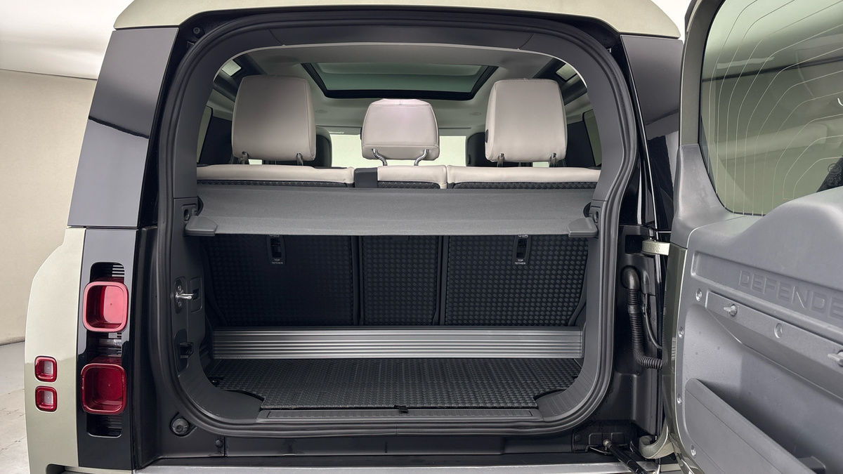 Used Land Rover Defender 90 2024 for sale - 77609658: Photo 11