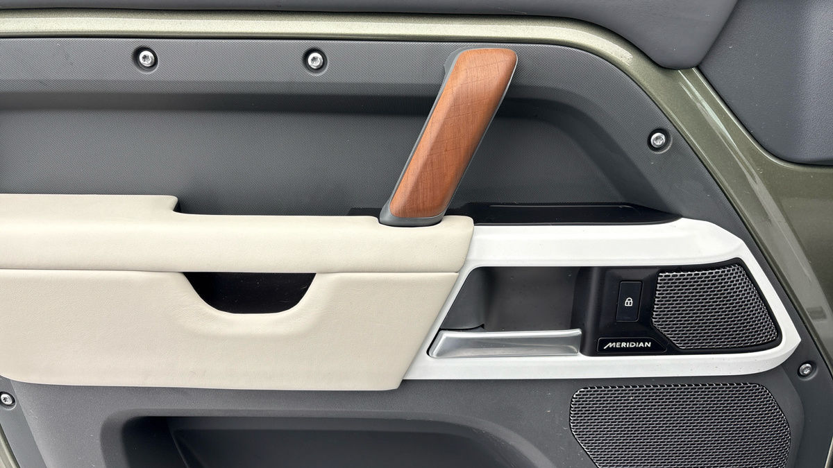 Used Land Rover Defender 90 2024 for sale - 77609658: Photo 19