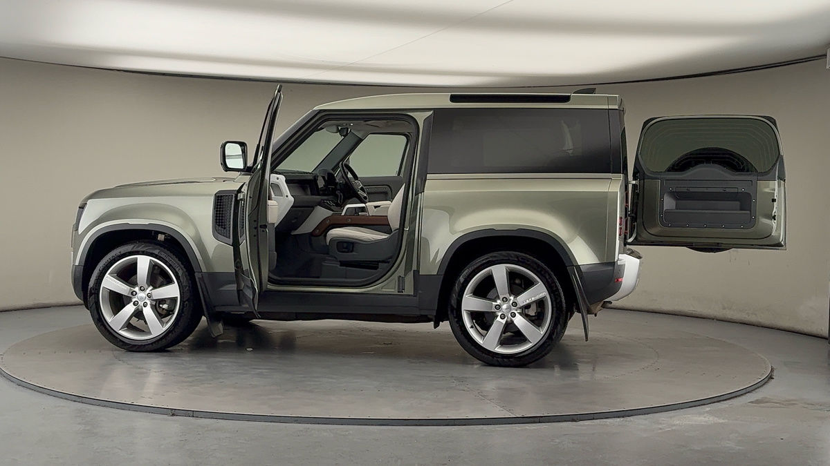 Used Land Rover Defender 90 2024 for sale - 77609658: Photo 46