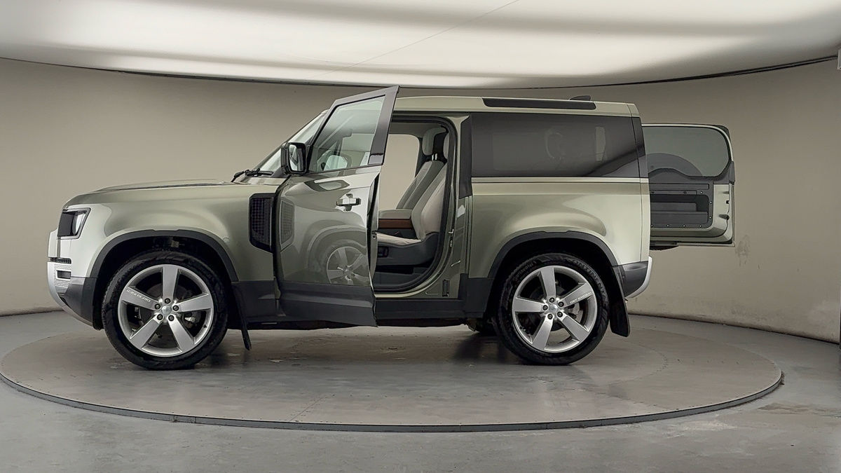 Used Land Rover Defender 90 2024 for sale - 77609658: Photo 47