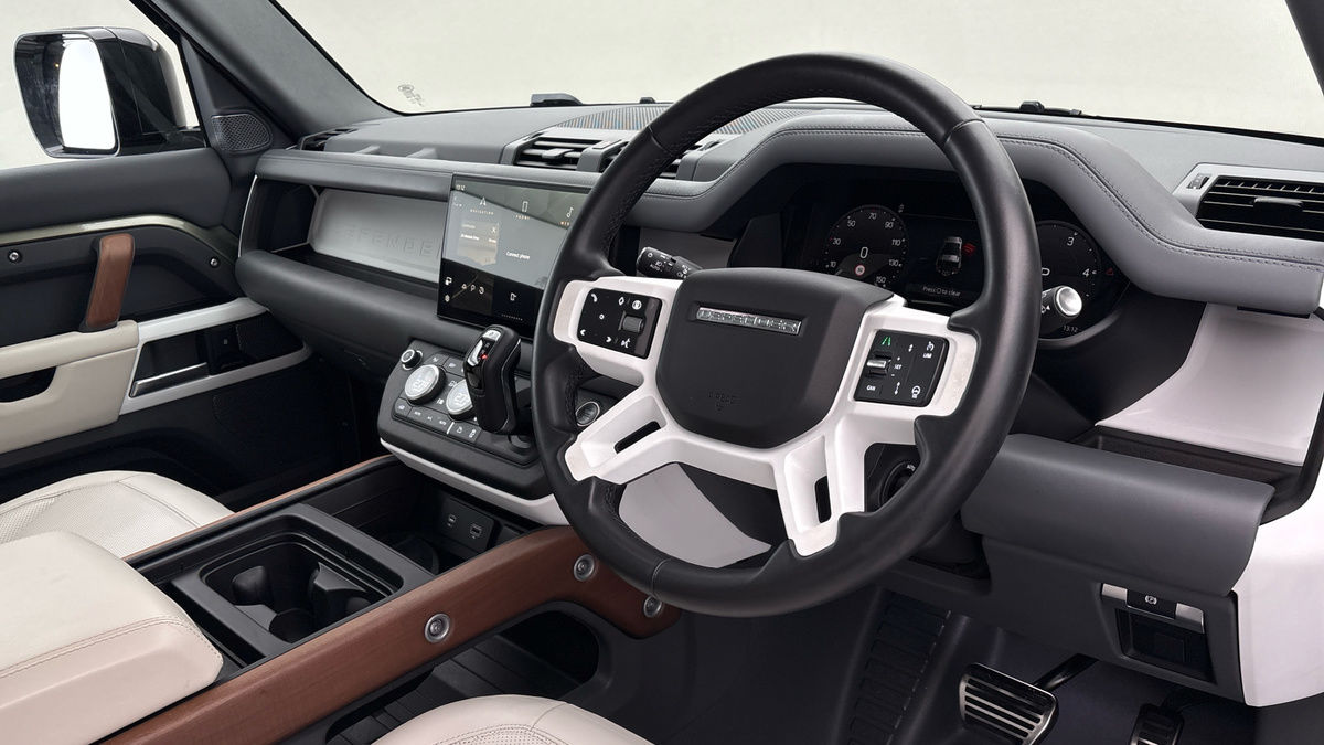 Used Land Rover Defender 90 2024 for sale - 77609658: Photo 5