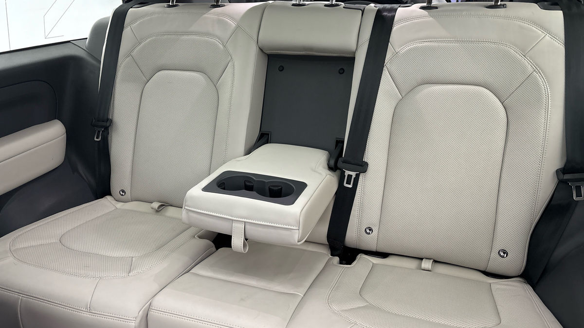 Used Land Rover Defender 90 2024 for sale - 77609658: Photo 9