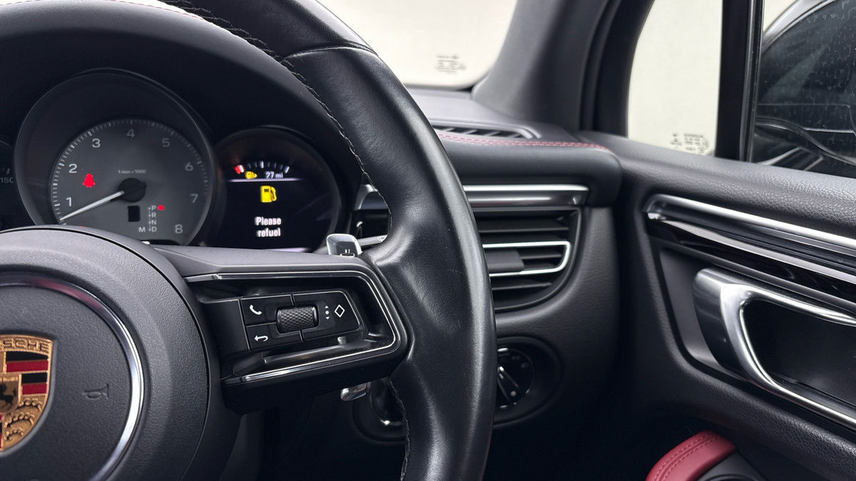 Used Porsche Macan 2021 for sale - 76974106: Photo 14