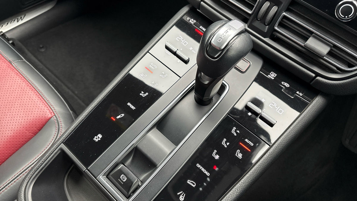 Used Porsche Macan 2021 for sale - 76974106: Photo 6