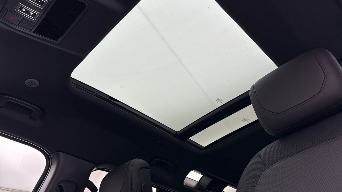 Used Land Rover Defender 110 2023 for sale - 76040248: Photo 11