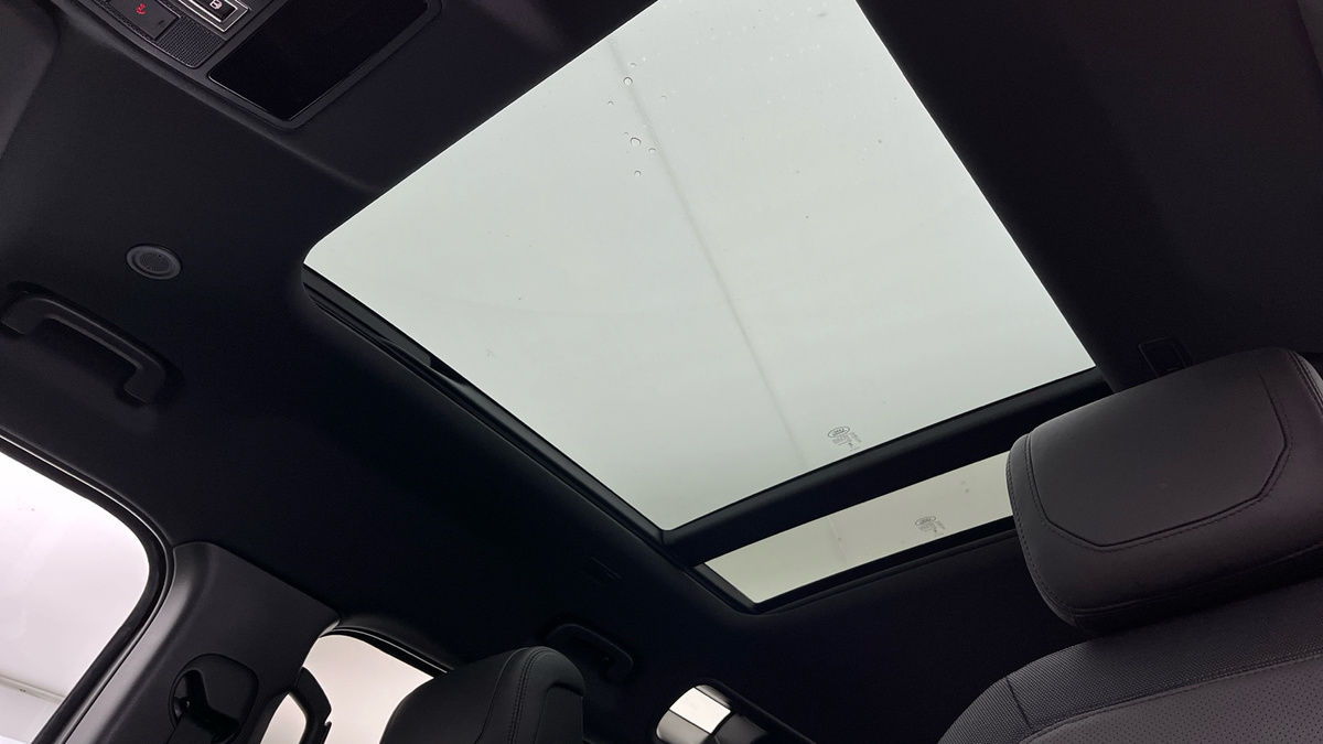 Used Land Rover Defender 110 2023 for sale - 76040248: Photo 12