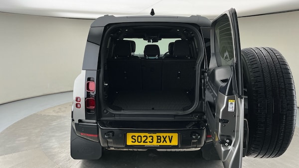 Used Land Rover Defender 110 2023 for sale - 76040248: Photo 22