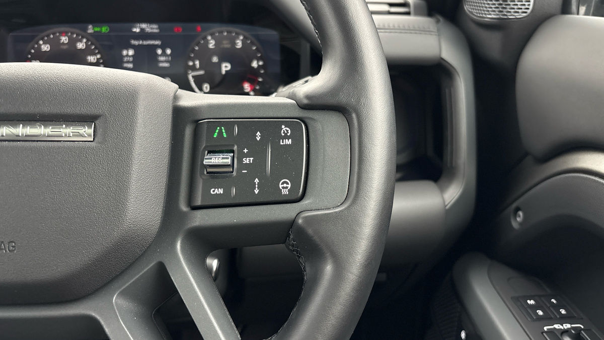 Used Land Rover Defender 110 2023 for sale - 76040248: Photo 28