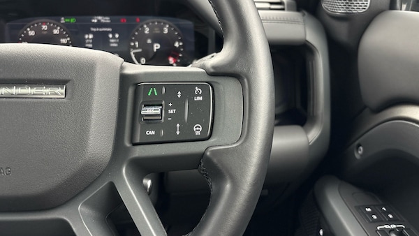 Used Land Rover Defender 110 2023 for sale - 76040248: Photo 28