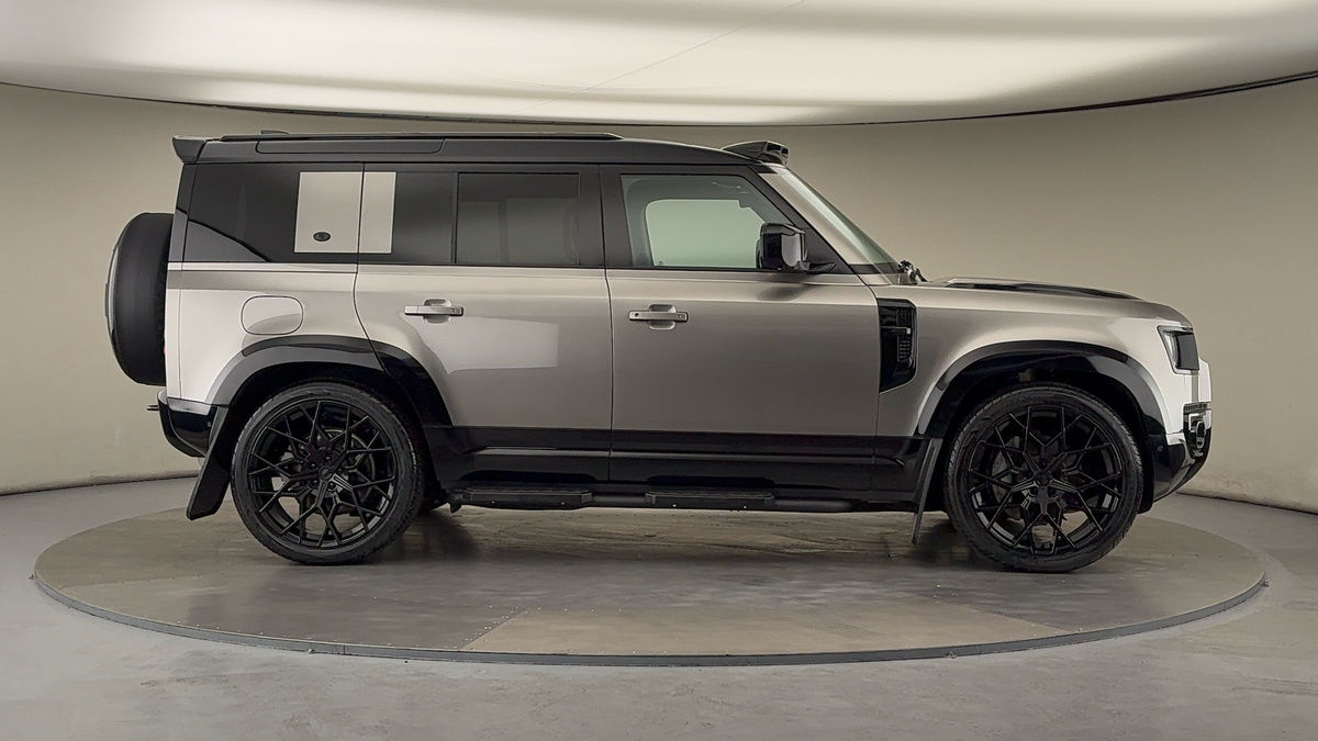 Used Land Rover Defender 110 2023 for sale - 76040248: Photo 32