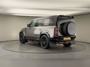 Used Land Rover Defender 110 2023 for sale - 76040248: Photo