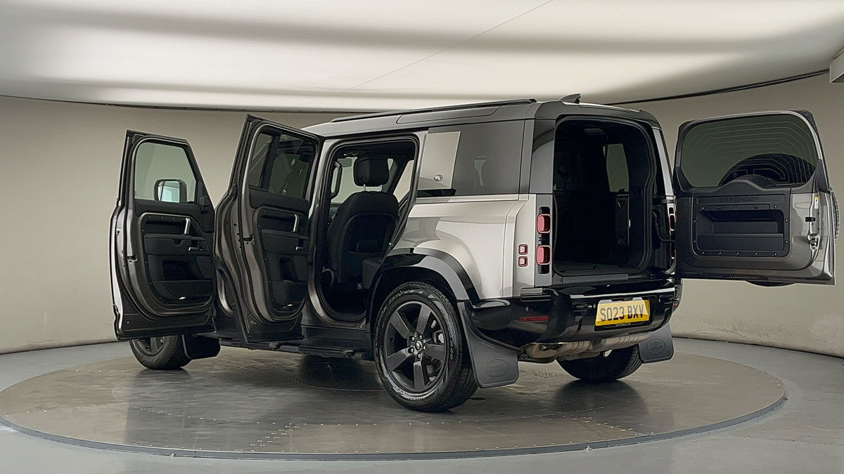 Used Land Rover Defender 110 2023 for sale - 76040248: Photo 87