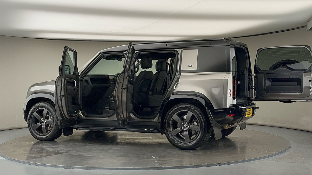 Used Land Rover Defender 110 2023 for sale - 76040248: Photo 90