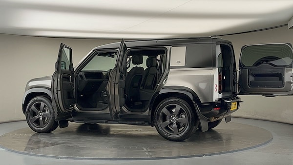 Used Land Rover Defender 110 2023 for sale - 76040248: Photo 90