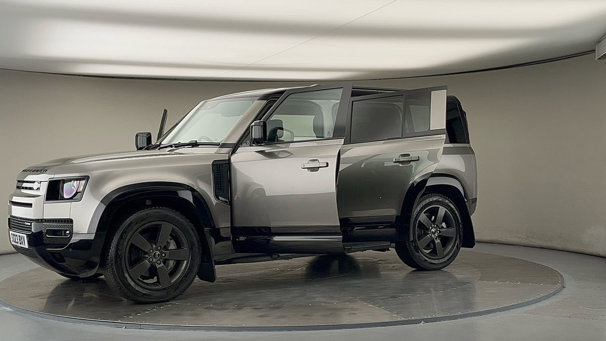 Used Land Rover Defender 110 2023 for sale - 76040248: Photo 97