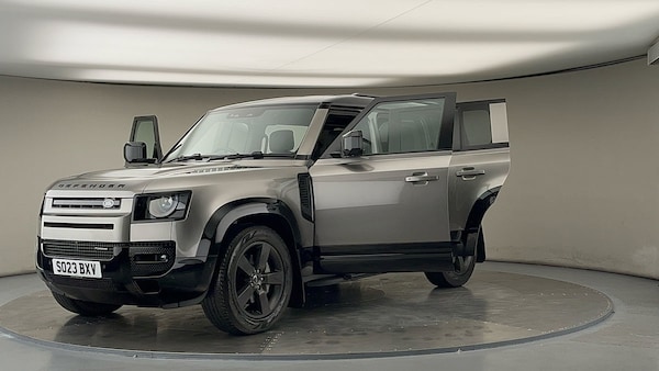 Used Land Rover Defender 110 2023 for sale - 76040248: Photo 99