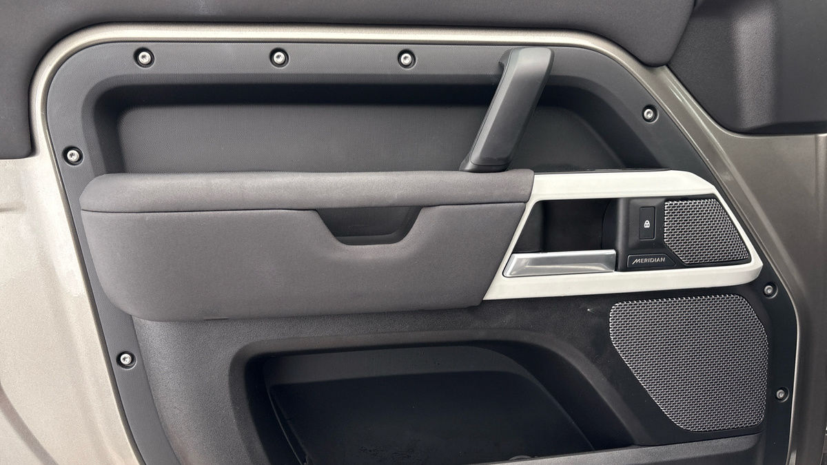 Used Land Rover Defender 2022 for sale - 78213229: Photo 19