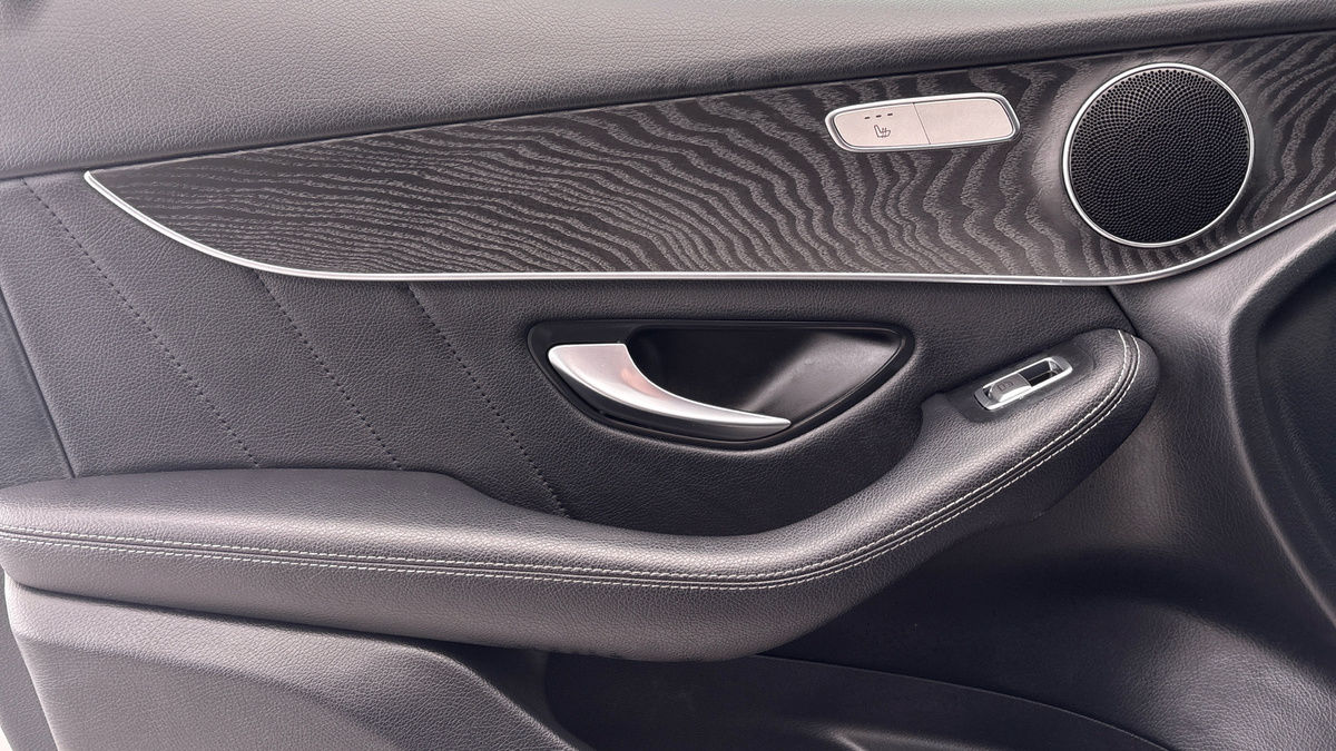 Used Mercedes-Benz GLC 2019 for sale - 76368753: Photo 19