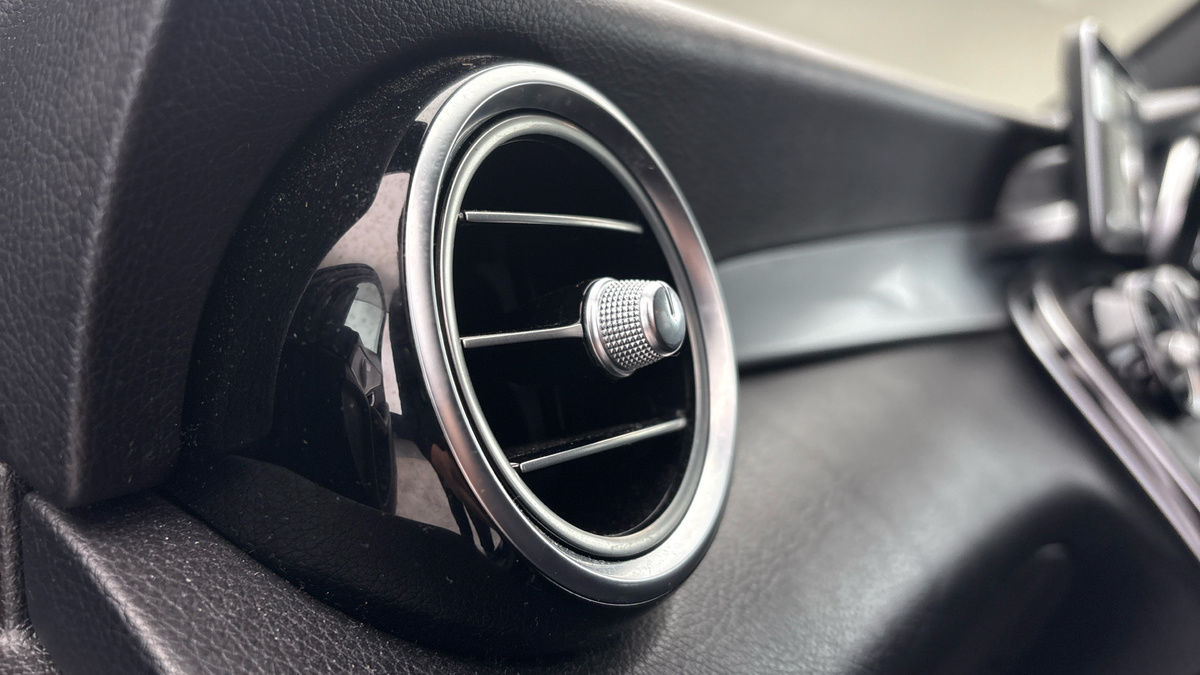 Used Mercedes-Benz GLC 2019 for sale - 76368753: Photo 6