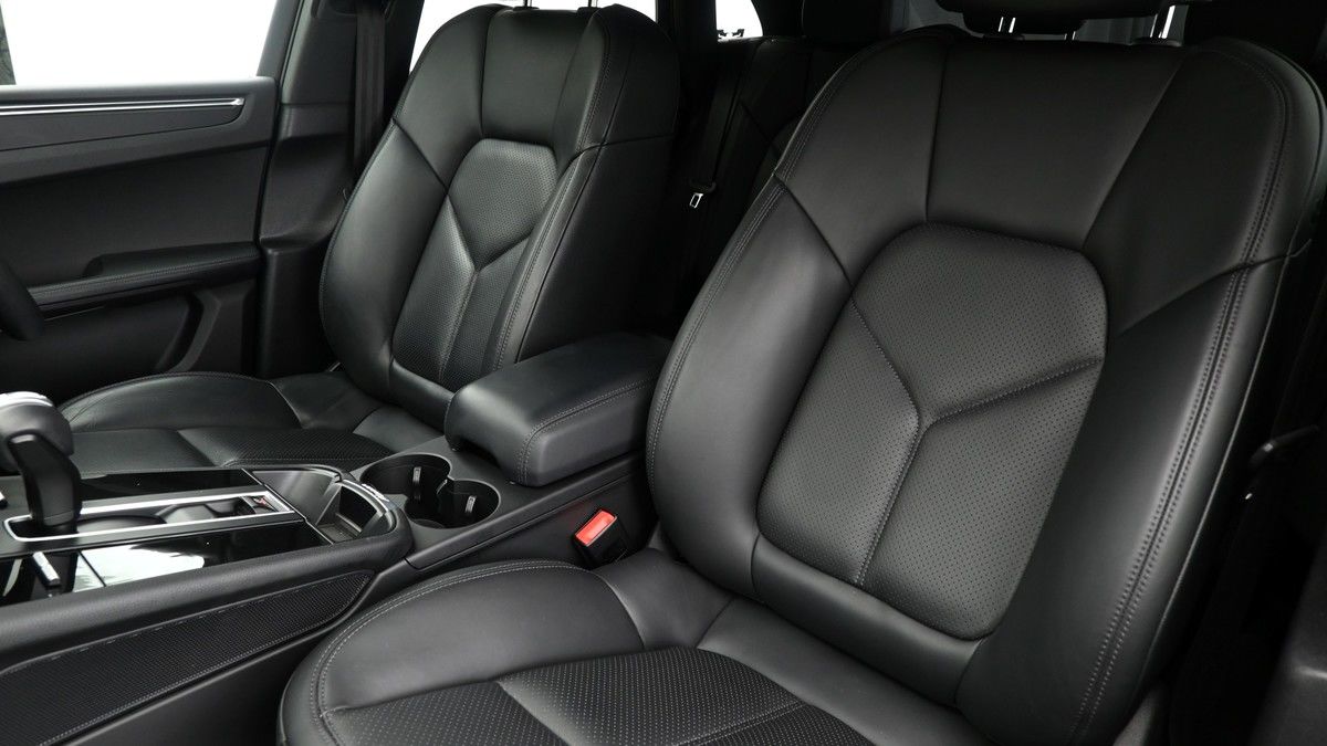 Used Porsche Macan 2023 for sale - 75528761: Photo 13