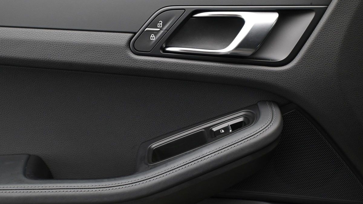 Used Porsche Macan 2023 for sale - 75528761: Photo 4