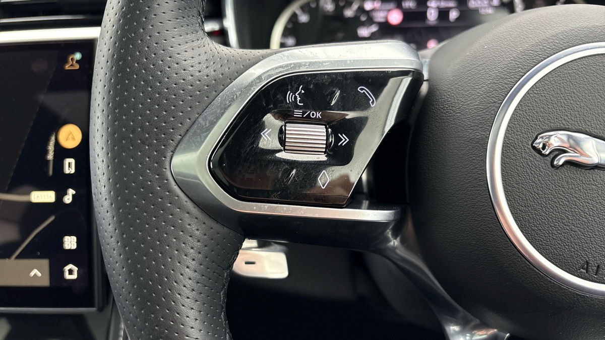 Used Jaguar F-Pace 2023 for sale - 77921050: Photo 13