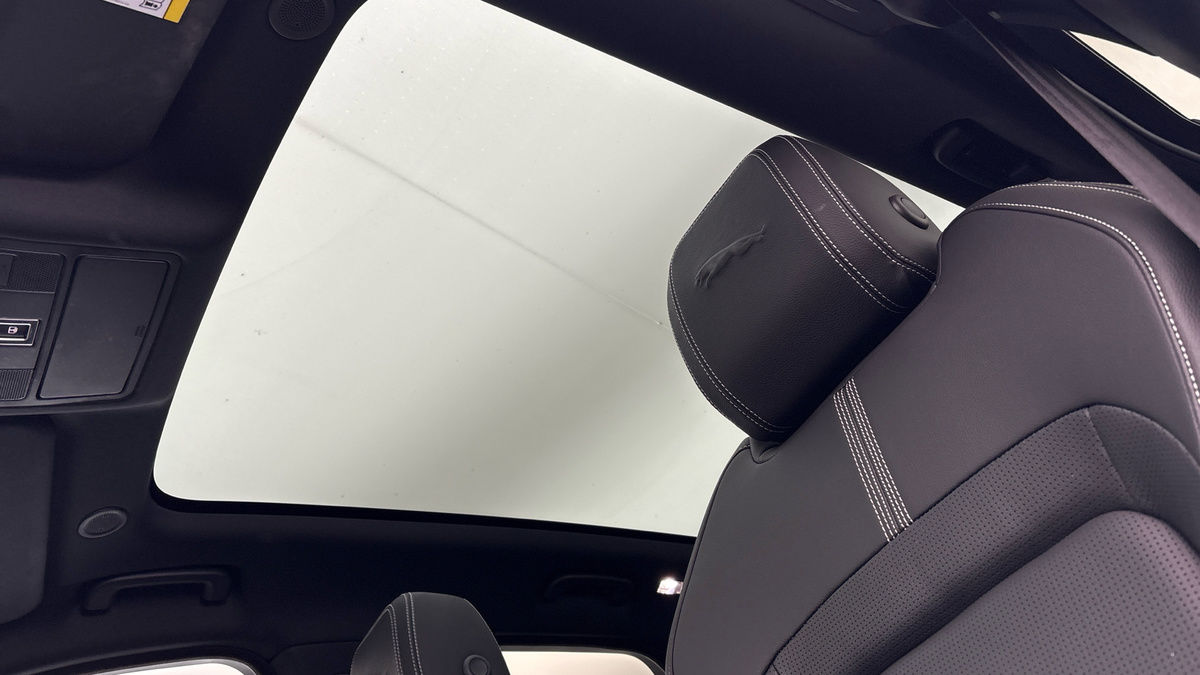 Used Jaguar F-Pace 2023 for sale - 77921050: Photo 6