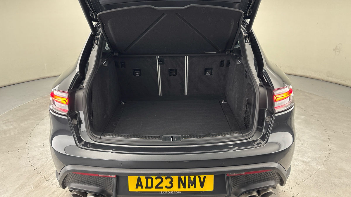 Used Porsche Macan 2023 for sale - 77921059: Photo 11