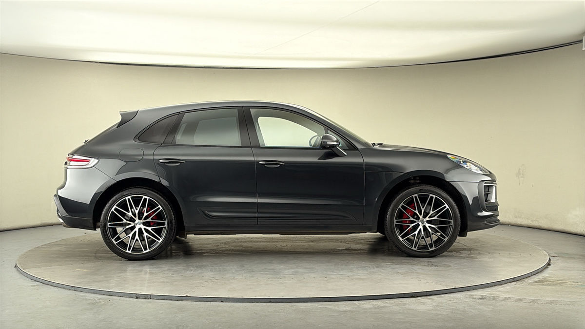 Used Porsche Macan 2023 for sale - 77921059: Photo 16