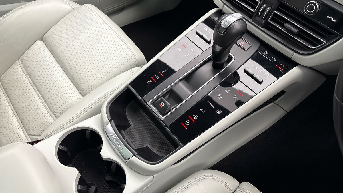 Used Porsche Macan 2023 for sale - 77921059: Photo 18