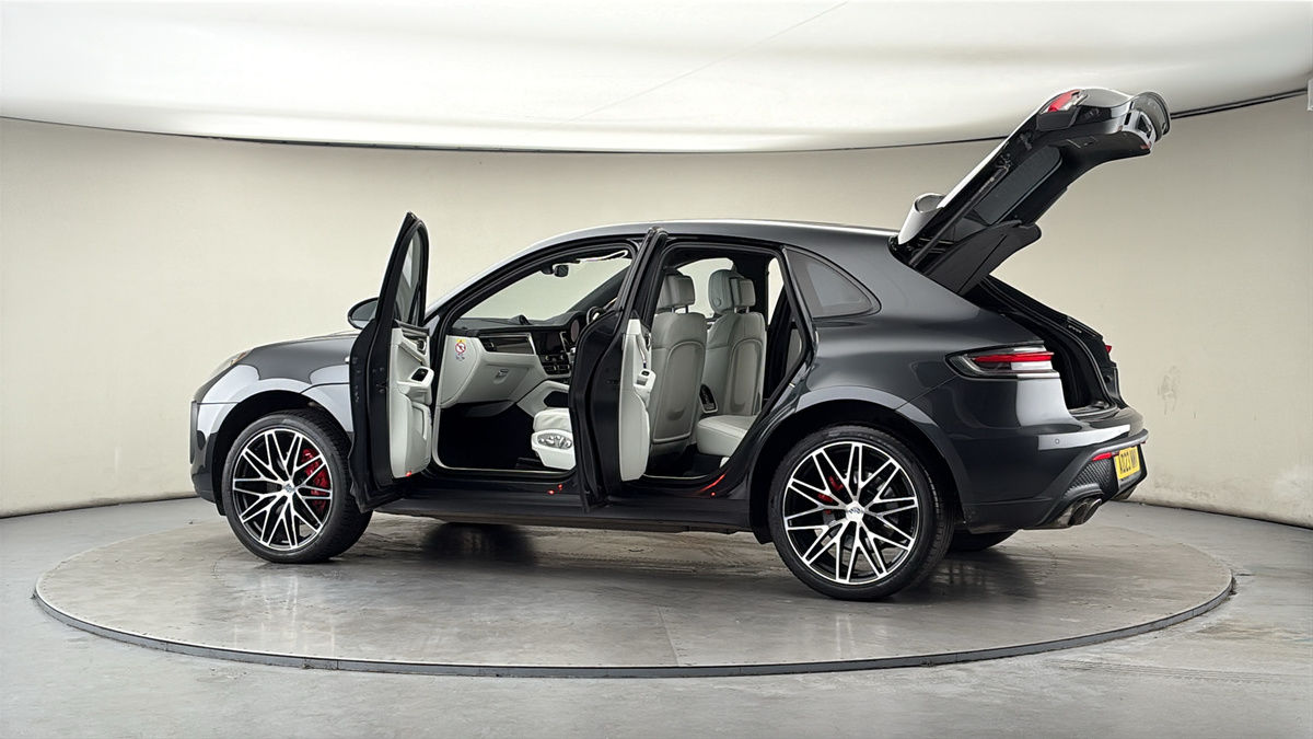 Used Porsche Macan 2023 for sale - 77921059: Photo 48