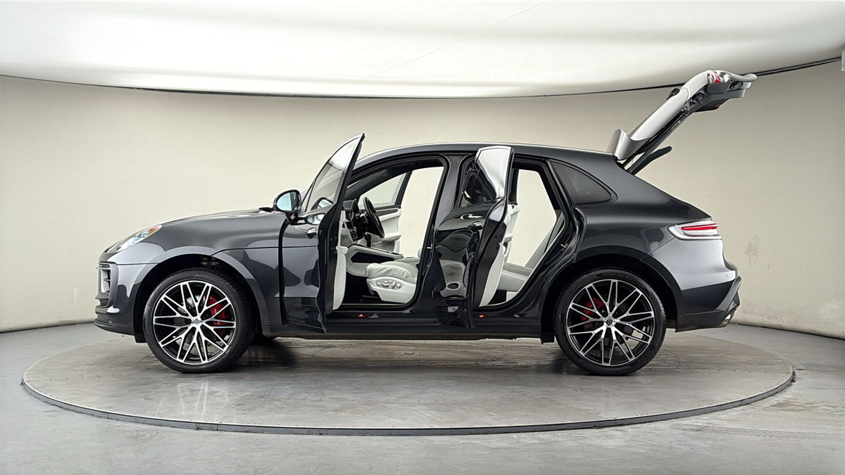 Used Porsche Macan 2023 for sale - 77921059: Photo 49