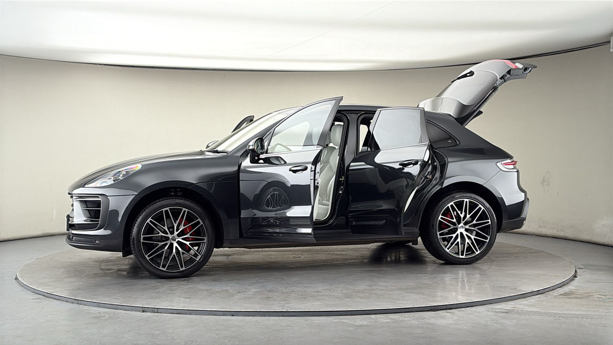 Used Porsche Macan 2023 for sale - 77921059: Photo 50