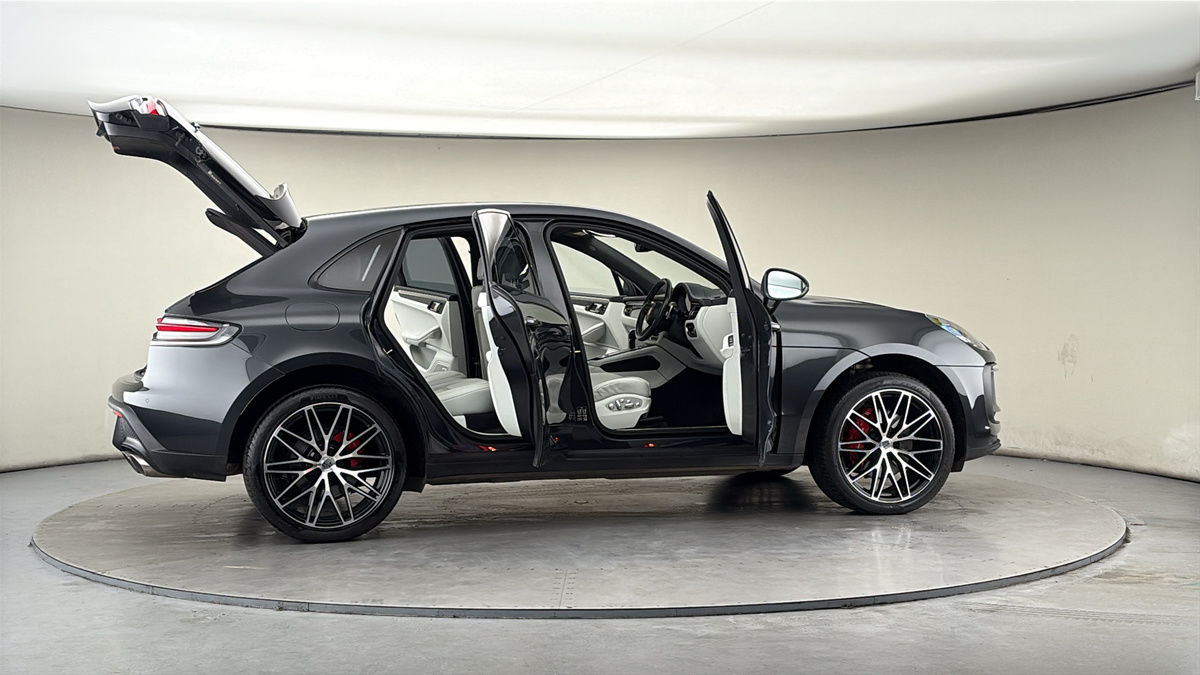 Used Porsche Macan 2023 for sale - 77921059: Photo 59