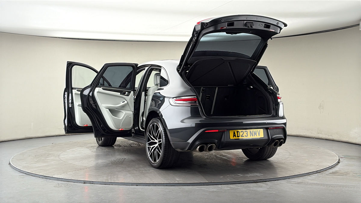 Used Porsche Macan 2023 for sale - 77921059: Photo 64