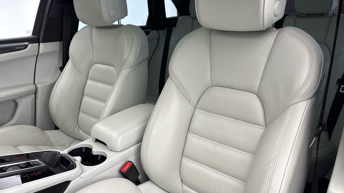 Used Porsche Macan 2023 for sale - 77921059: Photo 7