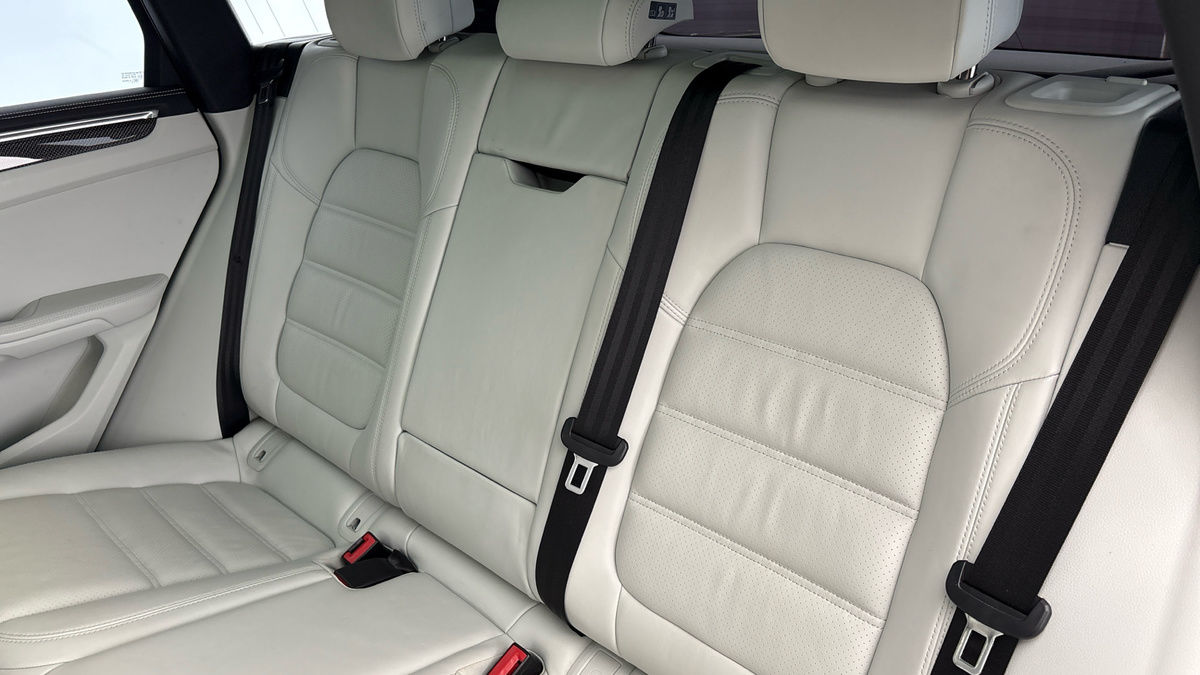 Used Porsche Macan 2023 for sale - 77921059: Photo 8