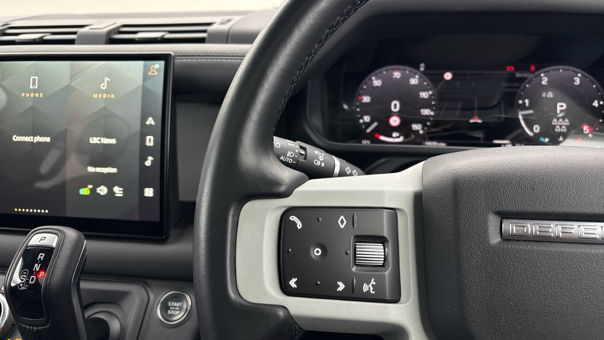 Used Land Rover Defender 2023 for sale - 76863674: Photo 13