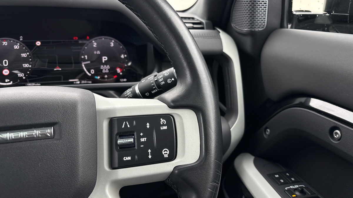 Used Land Rover Defender 2023 for sale - 76863674: Photo 14