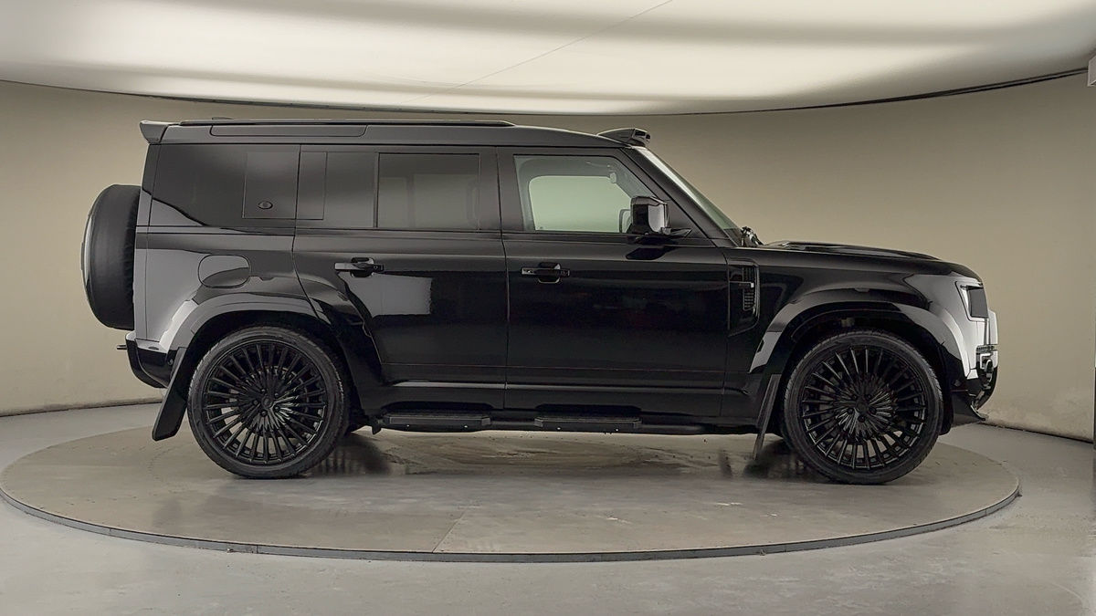 Used Land Rover Defender 2023 for sale - 76863674: Photo 16