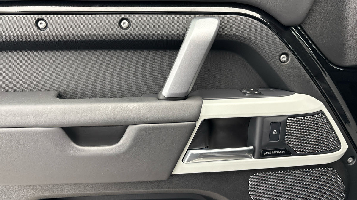 Used Land Rover Defender 2023 for sale - 76863674: Photo 19