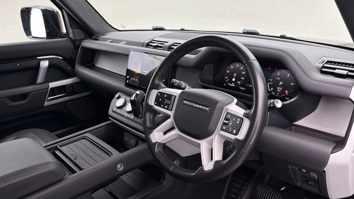 Used Land Rover Defender 2023 for sale - 76863674: Photo 5