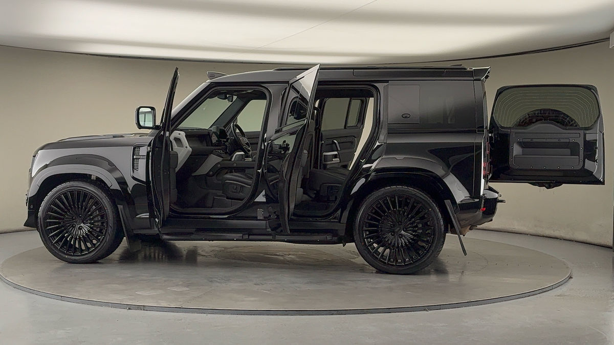 Used Land Rover Defender 2023 for sale - 76863674: Photo 51