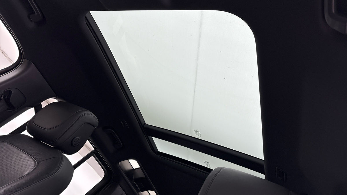 Used Land Rover Defender 2023 for sale - 76863674: Photo 6