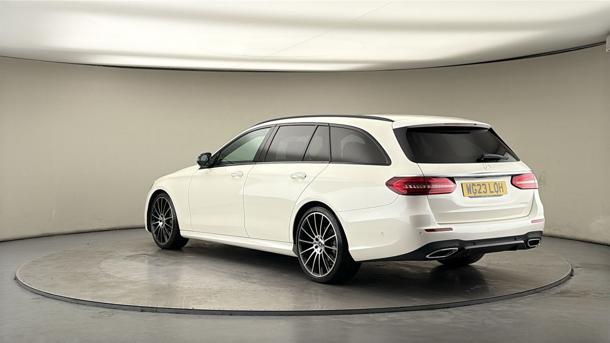 Used Mercedes-Benz E Class 2023 for sale - 77891479: Photo 2