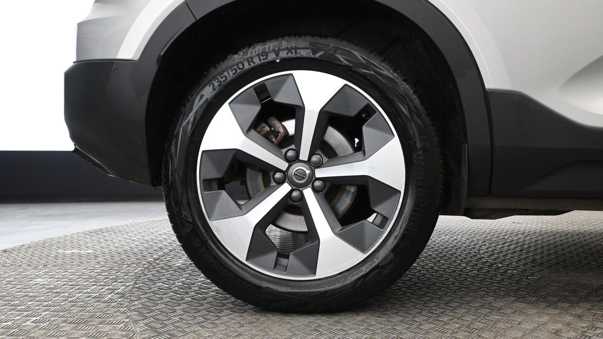 Used Volvo XC40 2023 for sale - 77535697: Photo 15